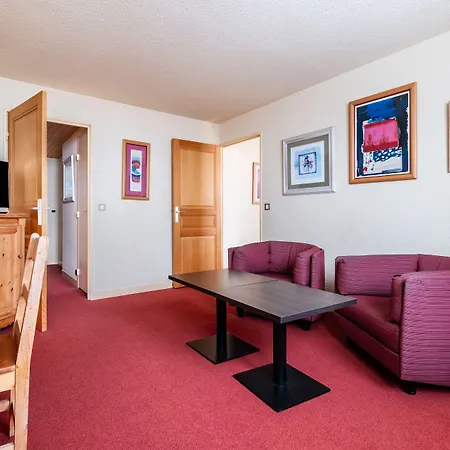 Отель Crystal 3*