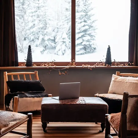 Отель Crystal 3*