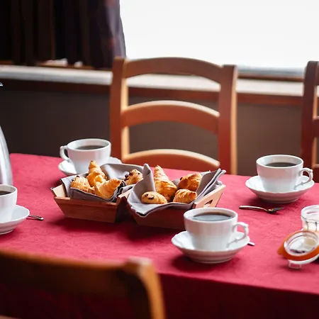 Crystal 谷雪维尔